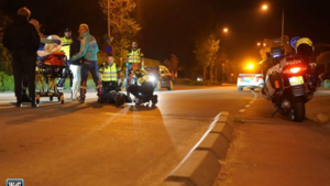 Man fietst tegen betonnen wegrand in Stramproy en valt ongelukkig op hoofd