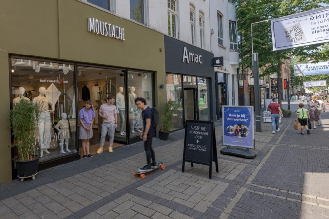 Verbazing over wijd openstaande winkeldeuren in Heerlen: ‘Stop met deze steun aan Poetin’