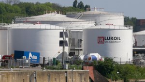Lukoil koopt Russische tankstations en fabriek van Shell 