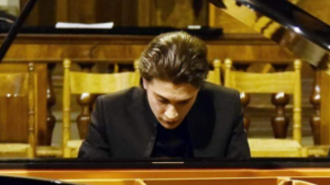 Italiaanse pianist Riccardo Gagliardi treedt op in Kerkrade tijdens Orpheo concertreeks