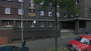 Duitse politie voorkomt bloedbad op twee scholen in Essen