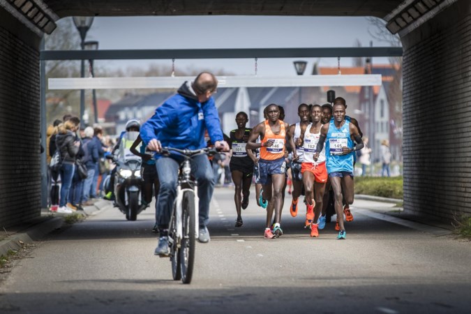 Venloop is naast loopfestijn, ook springplank voor Afrikaanse talenten: ‘Duiken ze onder het uur, is dat hun toegangsbewijs voor de echte topwedstrijden’