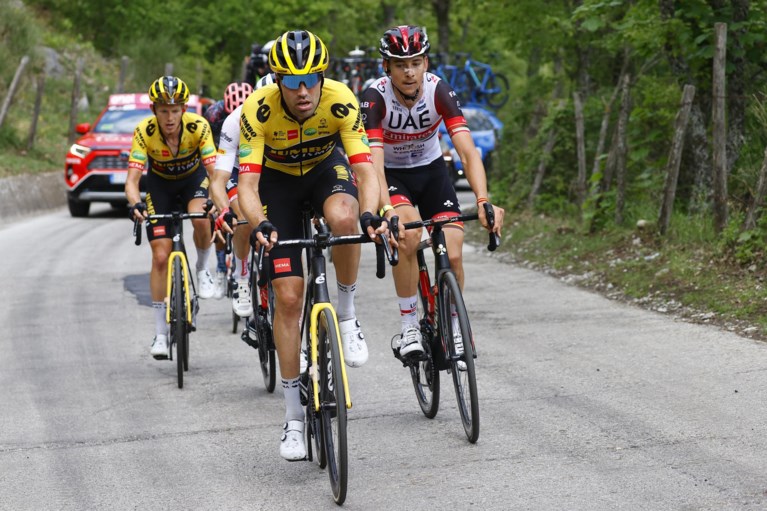 Dubbelslag Koen Bouwman in Ronde van Italië, Tom Dumoulin vierde in lastige heuveletappe
