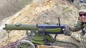 Oekraïners gaan Russen te lijf met Sovjet-machinegeweer van ruim 100 jaar oud