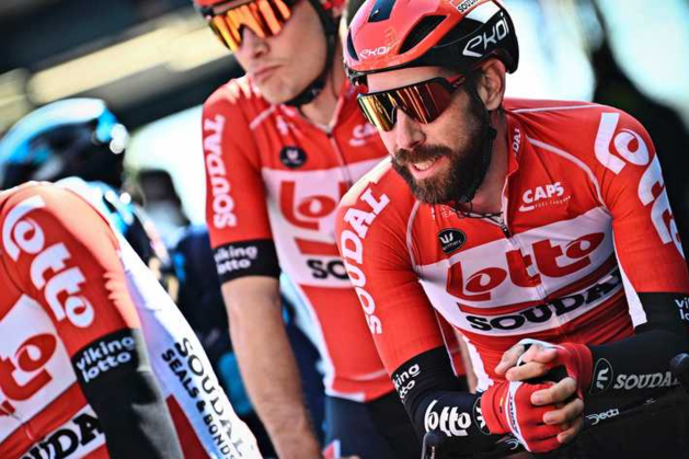 Van der Poel kleurt etappe in Giro, maar De Gendt wint in Napels