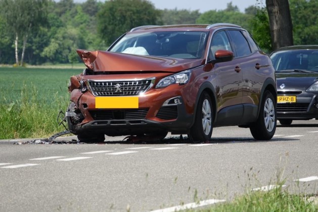 Flinke schade aan voertuigen bij aanrijding in Kessel