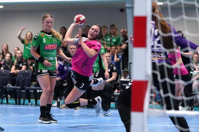 Na droomstart in finale ging het nog bijna mis voor HandbaL Venlo: ‘Niemand wilde de bal meer hebben’