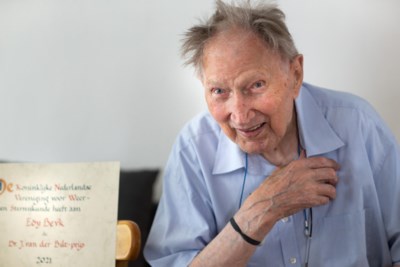 Landelijke prijs voor Edy Bevk (91), amateur-sterrenkundige en zelfverklaard ‘hemelgek’ uit Maastricht