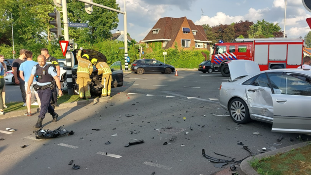 Eén gewonde bij ernstig ongeluk met lesauto in Venlo