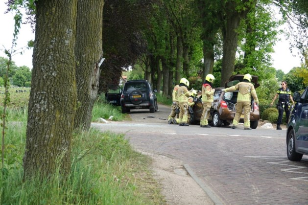Auto’s botsen op elkaar in Maasbree: een gewonde
