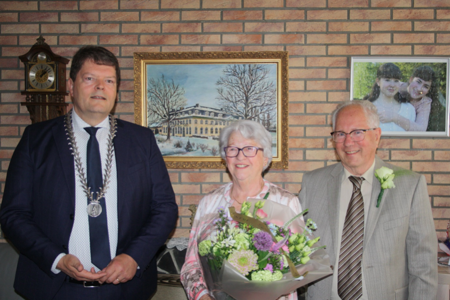 Echtpaar Lentjes-Janssen uit Vaals viert diamanten huwelijk - De Limburger