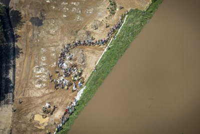 Commentaar: Rijkswaterstaat schaalde pas op toen beeldvorming over hoogwater in Limburg voor het ministerie slecht dreigde uit te pakken