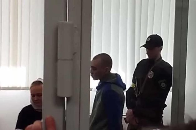 TERUGLEZEN | Oekraïense aanklager eist levenslang tegen Russische soldaat