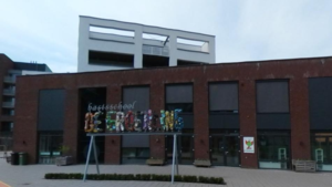 GGD in Panningen sluit de deuren, zodat de basisschool iets ruimer in het jasje komt te zitten 