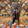 Kunstenares geeft museumzaal Cuypershuis Roermond make-over met bombardement van kleurpatronen: alsof je het Tuschinski-theater binnenwandelt met caleidoscoop 