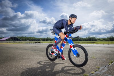 Maarten van der Weijden start zijn nieuwe ultra-uitdaging in Landgraaf: 2100 rondjes Megaland fietsen in zeven dagen