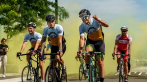Tour de Handhaving krijgt vervolg: Fortuna-supporters fietsen zegetocht van Utrecht naar Sittard
