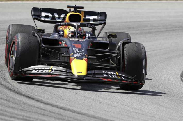 Winnende Verstappen en Red Bull profiteren optimaal van uitvallen Leclerc
