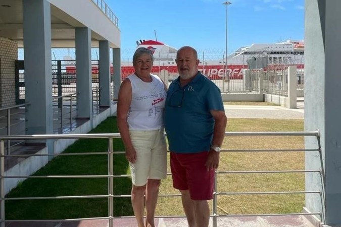 Koppel uit Riemst vastgehouden in vieze Griekse cel na vondst verstekelingen: ‘Mensonwaardig’