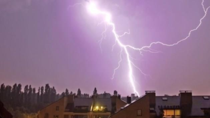 KNMI waarschuwt voor nieuwe onweersbuien in Limburg