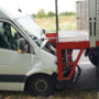 Video: Twee gewonden bij botsing tussen busje en vrachtwagen op A2 bij Ittervoort