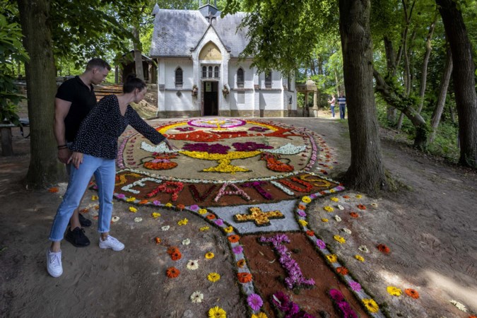 De bloemenpracht bij de Servaaskapel in Nunhem werd pas in de vier dagen daarvoor ontworpen