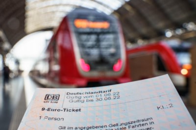 Voor 9 euro door heel Duitsland met de trein? Alles wat je hierover moet weten als Limburgse reiziger