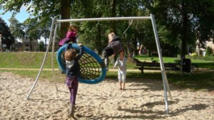 Speeltuin ‘t Veldje in Nieuwstadt houdt collecteweek voor aanschaf ouder/kind schommel