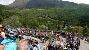 Tsjech Hirt houdt Arensman van ritzege in Giro d’Italia