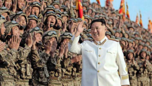 Noord-Korea vuurt drie ballistische raketten af na vertrek Biden