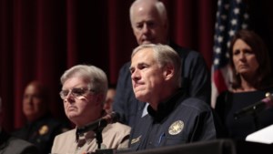 Schoolschutter Texas kondigde schietpartij aan op Facebook, ook schoot hij oma neer
