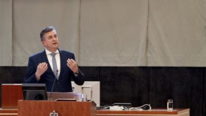 Gouverneur Roemer hekelt meldpunt van oud-gedeputeerde Ger Driessen tegen journalist