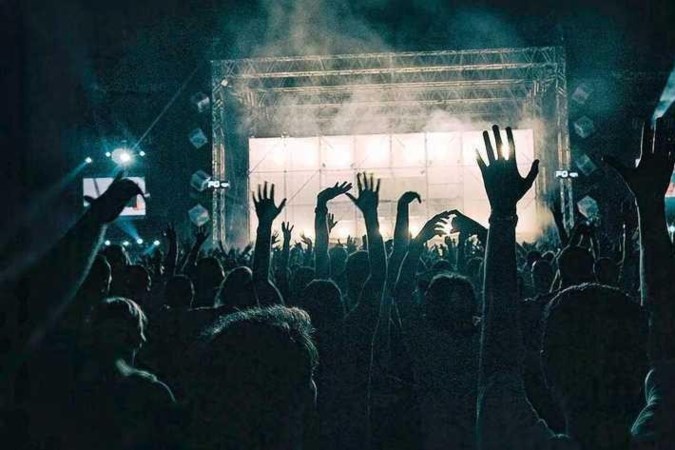 Bezoekers festival in Hasselt geschokt: ‘Ik zag hoe meisjes bewusteloos werden afgevoerd’