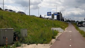 Video: Verkeer Roermond loopt vast door Duitse bezoekers Designer Outlet