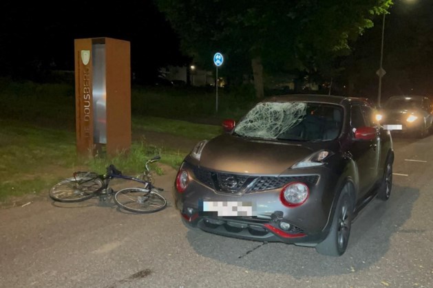 Fietser ernstig gewond bij aanrijding met auto in Maastricht