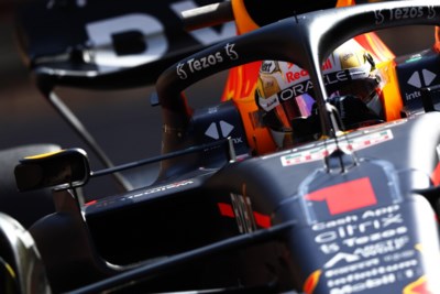 Max Verstappen niet tevreden na eerste dag: ‘We zijn vergeleken met Ferrari niet snel genoeg’