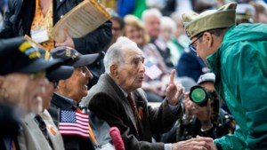 Amerikaanse veteranen delen cadeautjes uit in Mesch: ‘Een heel mooi en symbolisch gebaar’