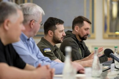 Is Zelenski overmoedig geworden? ‘Ik betwijfel of hij wel de juiste info doorkrijgt van de situatie aan het front’