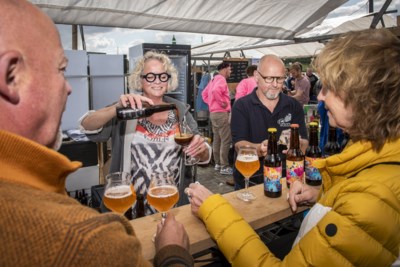 Bierfestival IJver lokt veel liefhebbers naar Venlo: ‘Prachtige plek, perfect weer’
