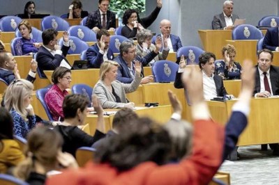 Meerderheid kiezers voor invoering kiesdrempel om gebrek vertrouwen in politiek op te vijzelen