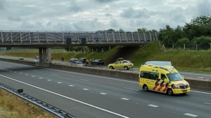 Meerdere auto’s botsen op A73 bij Linne