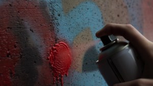 Met graffiti bekladde informatiezuilen in Stein schoongemaakt