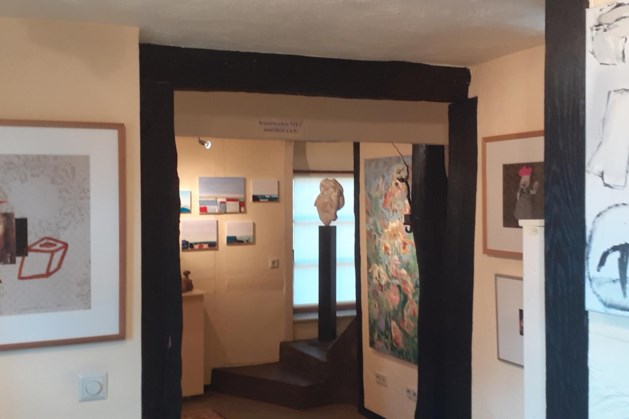 Expositie van hedendaagse kunst in galerie en beeldentuin Mestriner Noorbeek