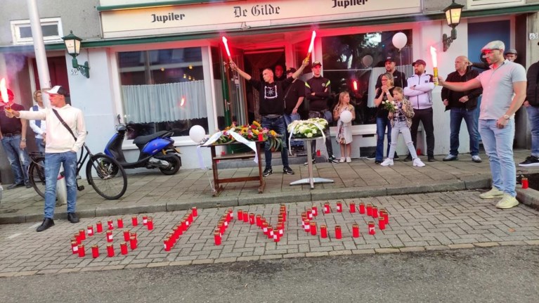Video: Stille tocht voor Gino trekt door Maastrichtse wijk: ballonnen, bloemen en knuffels