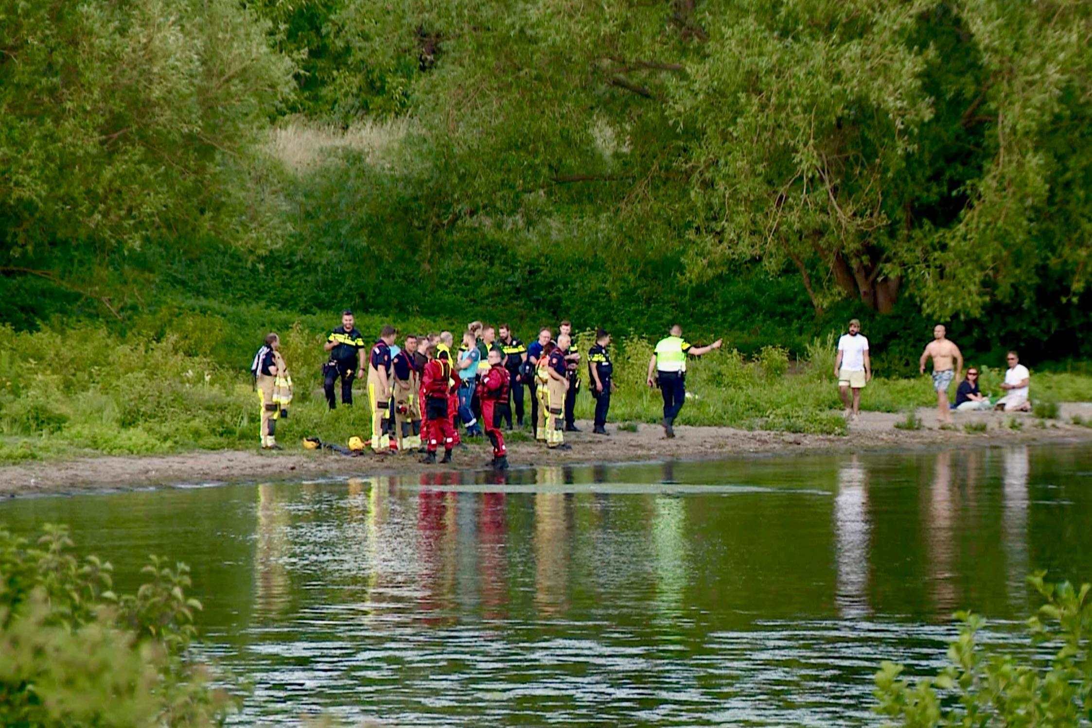 Zoekactie Naar Vermiste Zwemmer In Plas Maastricht - De Limburger