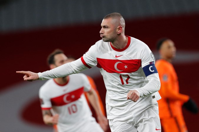Fortuna Sittard heeft lijntje uitliggen naar Burak Yilmaz, maar of de Turkse spits daadwerkelijk komt, is nog onzeker