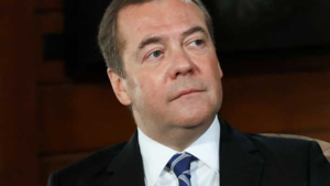 TERUGLEZEN | Russische ex-president Medvedev betwijfelt of Oekraïne over twee jaar nog bestaat