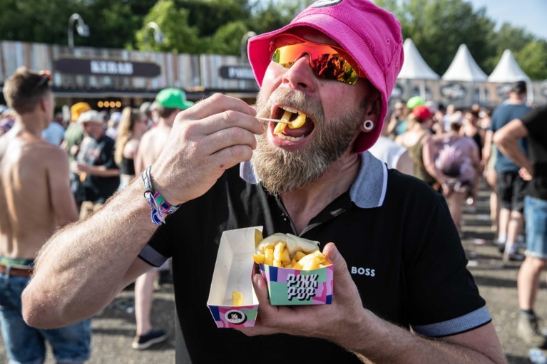 Foto’s: Uitgelaten sfeer op warme eerste dag Pinkpop