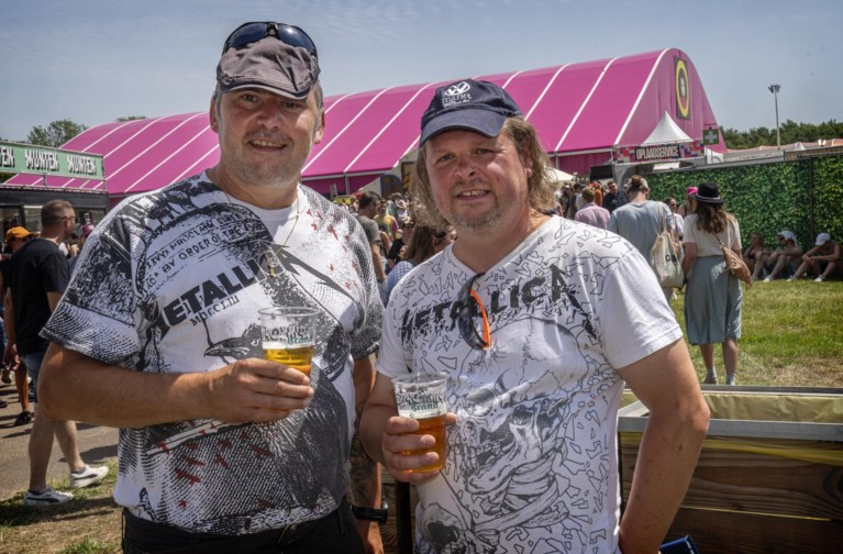 Foto’s: Uitgelaten sfeer op warme eerste dag Pinkpop