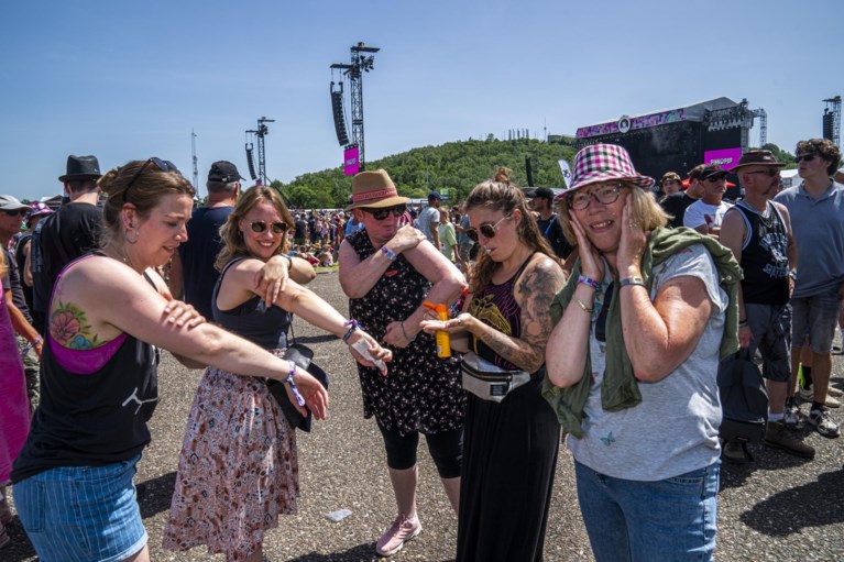 Foto’s: Uitgelaten sfeer op warme eerste dag Pinkpop